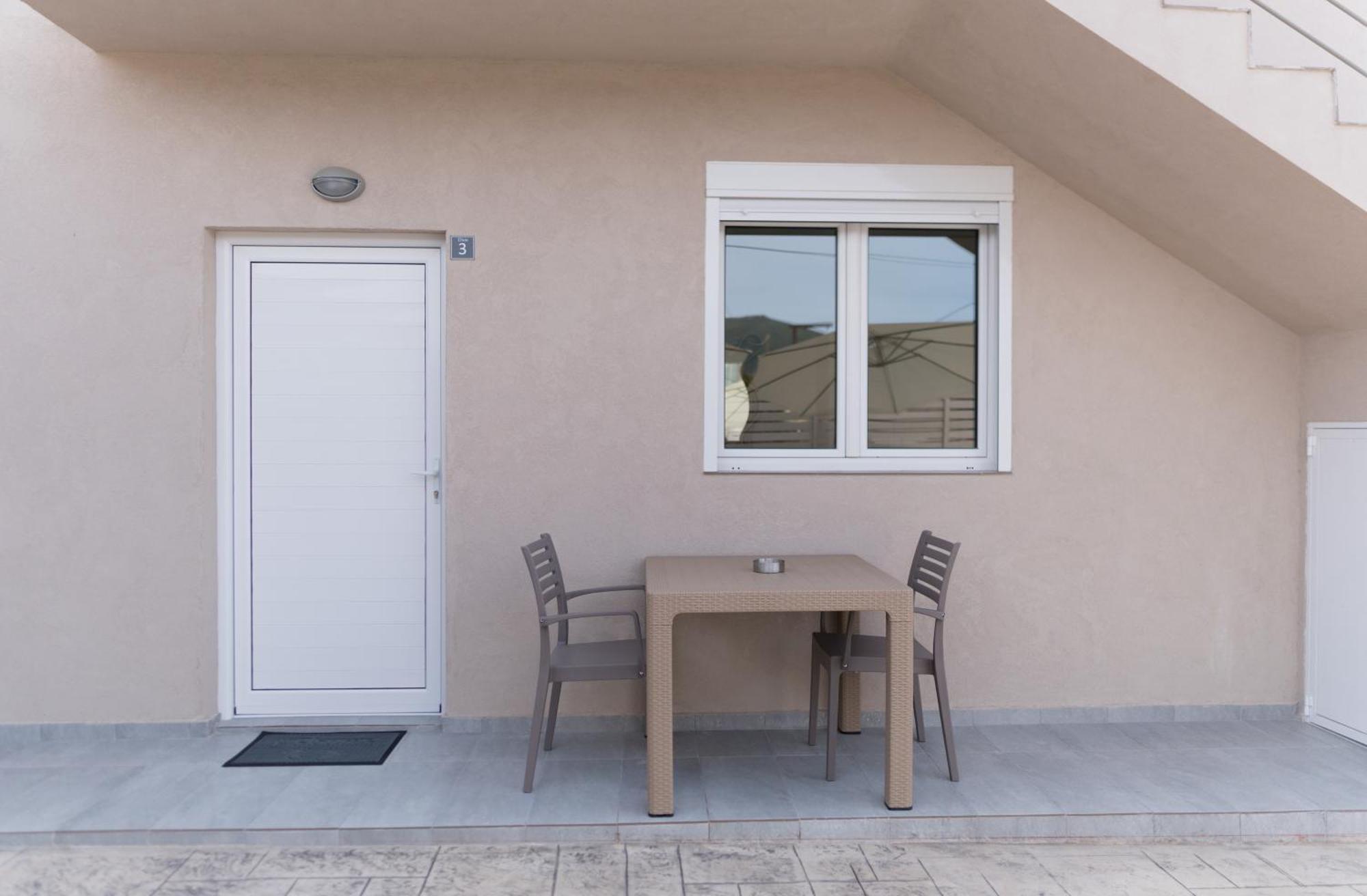 לגאנאס Dion Apartments מראה חיצוני תמונה